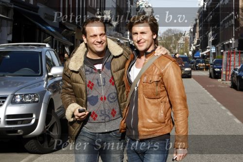 Amsterdam 12 april 2008
Carlo Boszhard met zijn nieuwe vriendin op de pc Hooftstraat.
