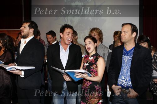 Amsterdam 22 februari 2008
eerste repetitiedag les Miserables in de focus studios. Hoofdrollen zijn er voor Rene v Kooten Wim v d Driessche Jamai Loman  Suzan Seegers Nurlalila Karim Celine *urcell Freek bartels Carlo Boszhard en Marjolein Algera.