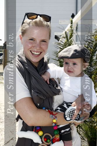 Amsterdam 13 mei 2009
feestje van blad mama bij strand west. Caro lensen met zoon
Peter Smulders bv