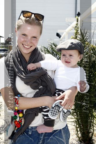 Amsterdam 13 mei 2009
feestje van blad mama bij strand west. Caro lensen met zoon
Peter Smulders bv