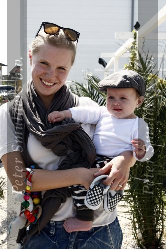 Amsterdam 13 mei 2009
feestje van blad mama bij strand west. Caro lensen met zoon
Peter Smulders bv
