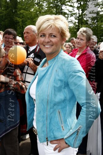 Lisse 9 mei 2009
Caroline Tensen tijdens NCRV loop in de keukenhof. De opbrengst gaat naar orange babies.
Peter Smulders bv