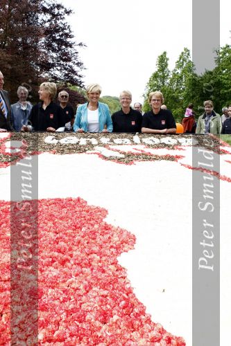 Lisse 9 mei 2009
Caroline Tensen tijdens NCRV loop in de keukenhof. De opbrengst gaat naar orange babies.
Peter Smulders bv