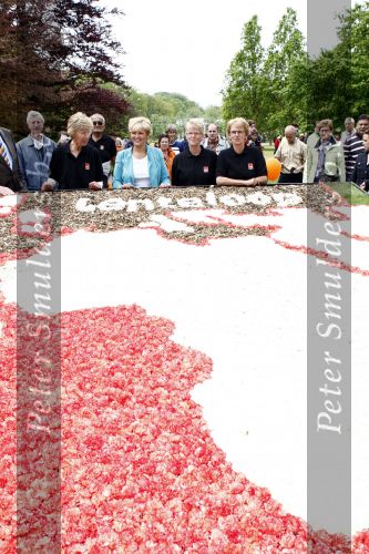 Lisse 9 mei 2009
Caroline Tensen tijdens NCRV loop in de keukenhof. De opbrengst gaat naar orange babies.
Peter Smulders bv