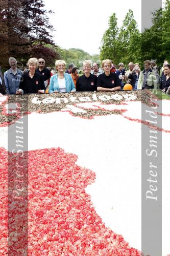 Lisse 9 mei 2009
Caroline Tensen tijdens NCRV loop in de keukenhof. De opbrengst gaat naar orange babies.
Peter Smulders bv