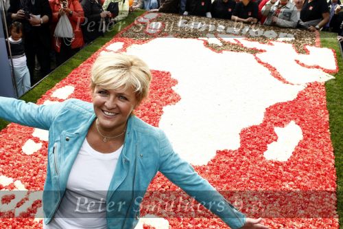 Lisse 9 mei 2009
Caroline Tensen tijdens NCRV loop in de keukenhof. De opbrengst gaat naar orange babies.
Peter Smulders bv