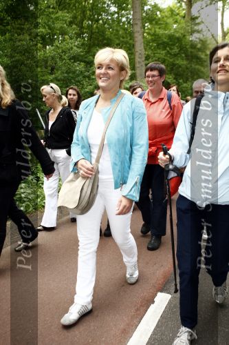 Lisse 9 mei 2009
Caroline Tensen tijdens NCRV loop in de keukenhof. De opbrengst gaat naar orange babies.
Peter Smulders bv