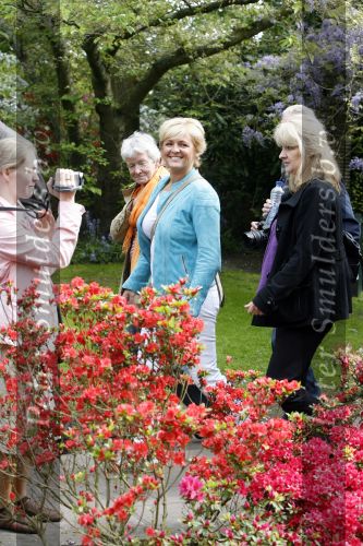 Lisse 9 mei 2009
Caroline Tensen tijdens NCRV loop in de keukenhof. De opbrengst gaat naar orange babies.
Peter Smulders bv