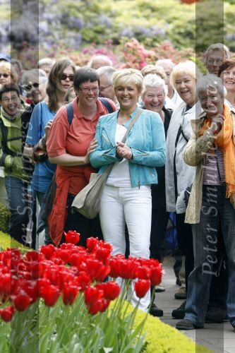 Lisse 9 mei 2009
Caroline Tensen tijdens NCRV loop in de keukenhof. De opbrengst gaat naar orange babies.
Peter Smulders bv