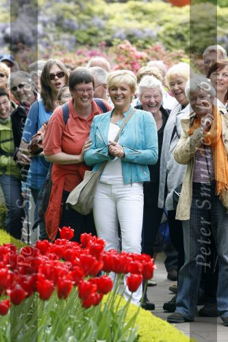 Lisse 9 mei 2009
Caroline Tensen tijdens NCRV loop in de keukenhof. De opbrengst gaat naar orange babies.
Peter Smulders bv