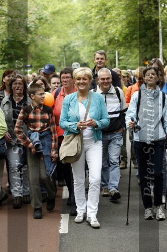 Lisse 9 mei 2009
Caroline Tensen tijdens NCRV loop in de keukenhof. De opbrengst gaat naar orange babies.
Peter Smulders bv