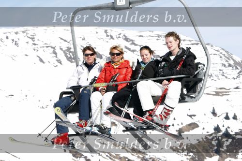 Serfaus 28 februari 2008
Carolien Tensen met vriend Peter Gallas en dochter Lotte op ski vakantie .
Peter Smulders bv