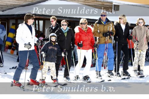 Serfaus 28 februari 2008
Carolien Tensen met vriend Peter Gallas en dochter Lotte op ski vakantie . John v d Heuvel met vrouw en kinderen
Peter Smulders bv