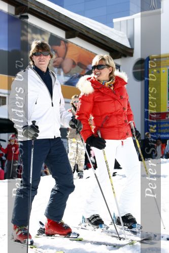 Serfaus 28 februari 2008
Carolien Tensen met vriend Peter Gallas en dochter Lotte op ski vakantie .
Peter Smulders bv