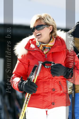 Serfaus 28 februari 2008
Carolien Tensen met vriend Peter Gallas en dochter Lotte op ski vakantie .
Peter Smulders bv