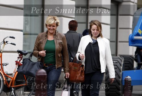 Amsterdam 28 april 2008
Caroline Tensen met haar dochter Lotte aan het winkelen in Amsterdam.
Peter Smulders bv