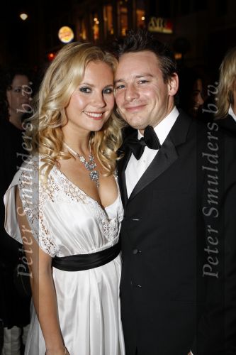Amstedam 7 oktober 2007
Cas Jansen en Annelieke Bouwens bij de premiere van alles is liefde in Tuschinski.