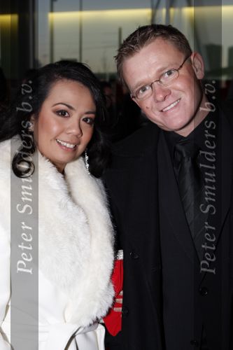 Rotterdam 16 december 2007
premiere Evita in het nieuwe Luxor theater. Casey Franciso met vriend