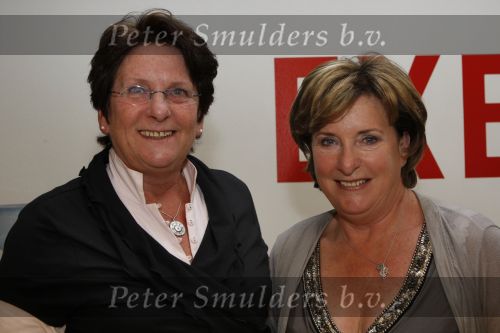 Lelystad, 11 Mei 2009
In werking stellen van de nieuwe website van Catherine Keyl
Hiero op de foto met haar jongere zus
Foto Peter Smulders BV