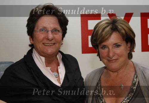 Lelystad, 11 Mei 2009
In werking stellen van de nieuwe website van Catherine Keyl
Hiero op de foto met haar jongere zus
Foto Peter Smulders BV