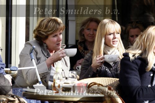 Amsterdam 4 maart 2008
Chantal Janzen en Catherine Keyl aan het shoppen en op terras  op de c ornelis schuytstraat.
Peter Smulders bv