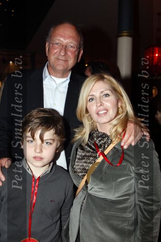 Kaatsheuvel 25 november 2007
Princess kerstborrel in de efteling. Cees en Annita v d Hoeven met hun zoon
