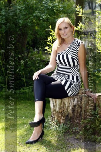 Hoofddorp 1 mei 2009
Celine Dee , de ex vriendin van Ron Boszhard.