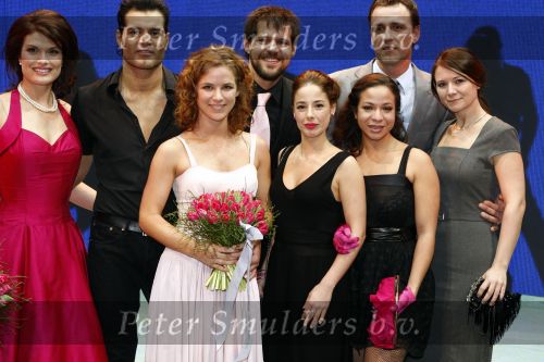 Utrecht 9 maart 2008
Premiere Dirty dancing met oa Martin v Bentem Anouk v Nes Jette Carolijn v d Berg Frances de Jong Chris Tates ea in het Beatrix theater. Celine Purcell en Nurlaila
Peter Smulders bv