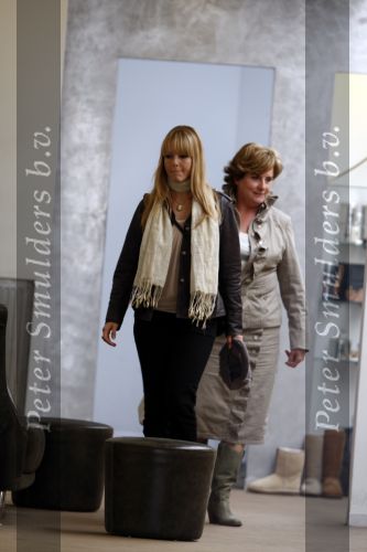Amsterdam 4 maart 2008
Chantal Janzen en Catherine Keyl aan het shoppen en op terras  op de c ornelis schuytstraat.
Peter Smulders bv