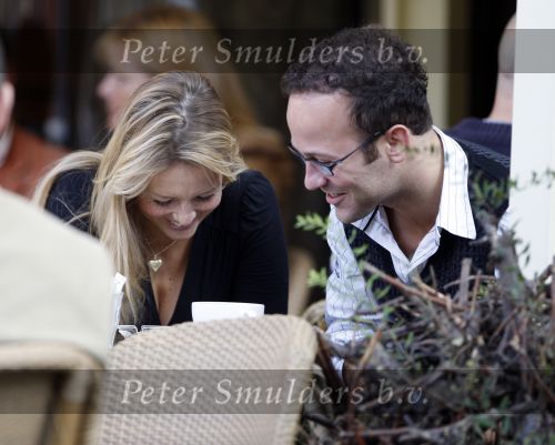 Amsterdam 16 oktober 2007
Chantal Janzen met een vriend op terras.