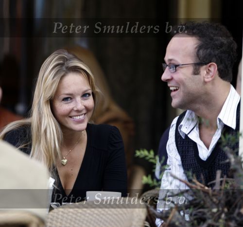 Amsterdam 16 oktober 2007
Chantal Janzen met een vriend op terras.