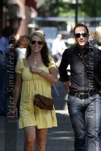 Amsterdam 30 augustus 2008
Chantal Janzen zwanger met haar vriend Marco aan het winkelen op de cornelis schuytstraat.
