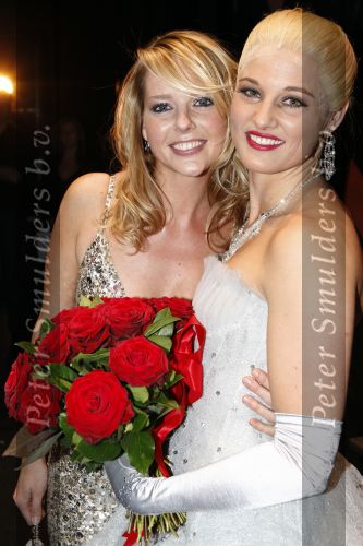 Rotterdam 16 december 2007
Premiere Evita in het nieuwe Luxor met oa Stanley Burleson Brigitte Heitzer en Roberto de GRoot. Andrew Lloyd Webber en Pieter v Vollenhoven zijn daarbij aanwezig. Chantal janzen