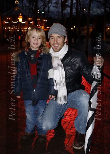 Kaatsheuvel 25 november 2007
Princess kerstborrel in de efteling.Charly Luske met zoon Billie