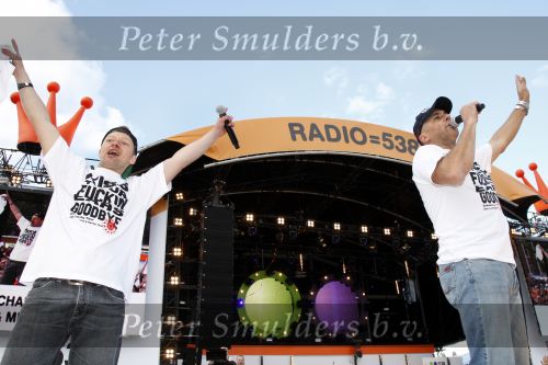 Amsterdam 30 april 2008
Radio 538 op het museumplein tijdens koninginnedag. Charly Lownoise en Mental Theo Nabuurs
Peter Smulders bv