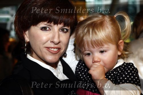 Amsterdam 7 februari 2009
Premiere disneyfilm Bolt in pathe arena. Chazia Mourali met man en dochter
Peter Smulders bv