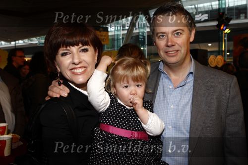 Amsterdam 7 februari 2009
Premiere disneyfilm Bolt in pathe arena. Chazia Mourali met man en dochter
Peter Smulders bv
