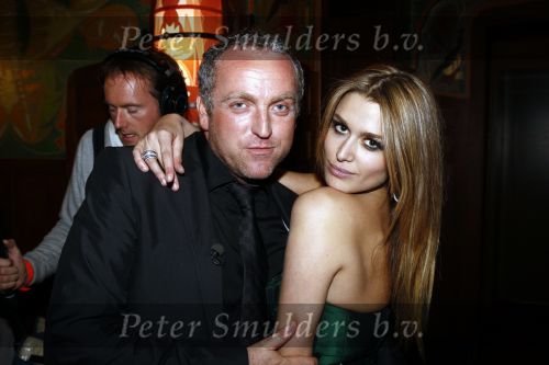 Amsterdam 14 april 2009
Rob Peetoom geeft feestje in Tuschinski. Cheyenne Tozzi met Gordon
Peter Smulders bv