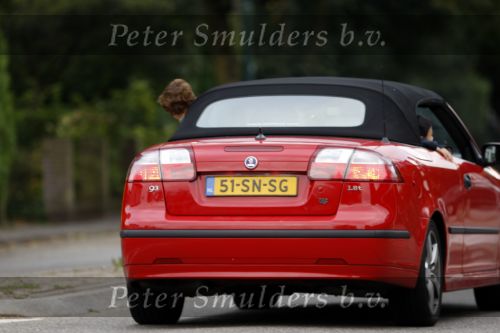 Baarn 7 september 2007
Chimene v Oosterhout met haar zoontje in saab cabrio.