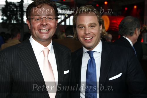 Amsterdam 3 april 2008
Openingsfeest van de politieke partij trots op NL van Rita Verdonk in de passengers terminal. Chris Luken met een vriend