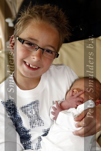 Fijnaart 11 mei 20-09
Frans en Mariska bauer met hun lasatste aanwinst Lucas. Ook Christiaan Frans en Jan waren natuurlijk aanwezig.
Peter Smulders bv