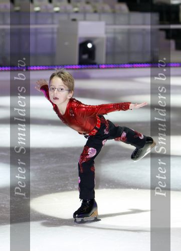 Hilversum 12 december 2007
Christiaan Bauer doet mee aan sterren kinden schaatsen op het ijs. Frans Bauer Mariske Frans en Jan zijn erbij.
