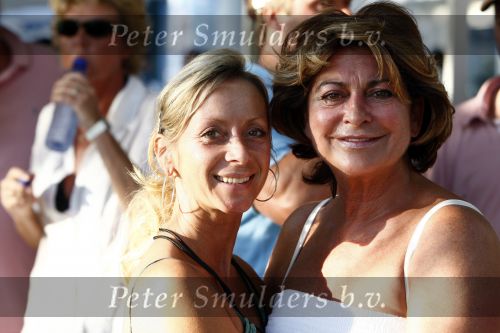 Curacao 31 december 2008
Mambo Beach oudjaar.Christine Kroonenberg en Sylvana Borsato
Peter Smulders bv
