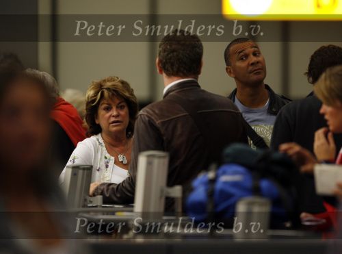 Schiphol 5 juli 2007
Gordon met zijn nieuwe vriend Edwin  en oa Ruud Gullit Christine Kroonenberg en Marc v d Linden op schiphol. Ze gaan de verjaardag van Gordon vieren op Mykanos.