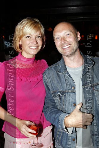 Amstelveen 11 september 2007
Presentatie dvd en cd\'s van de sixties in cafe 1860. Cindy Pielstroom met man