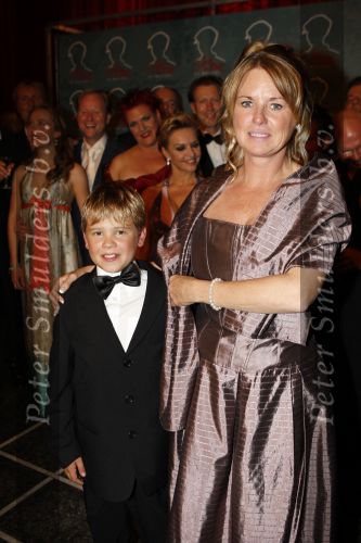 Amsterdam 5 oktober 2007
Koningin Beatrix Joop  v d Ende en Janine v d Ende bij de premiere van Ciske de Rat in Carre.  Ciske met moeder