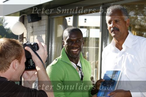 Amsterdam 14 oktober 2007
Stedman Graham ( ex Ophrah Winfrey op bezoek in Nederland. Hij ging varen met boot door de amsterdamse grachten en Golfen. Stedman met Jurgen Raymann en Clarence Seedorf