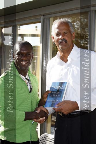 Amsterdam 14 oktober 2007
Stedman Graham ( ex Ophrah Winfrey op bezoek in Nederland. Hij ging varen met boot door de amsterdamse grachten en Golfen. Stedman met Jurgen Raymann en Clarence Seedorf
