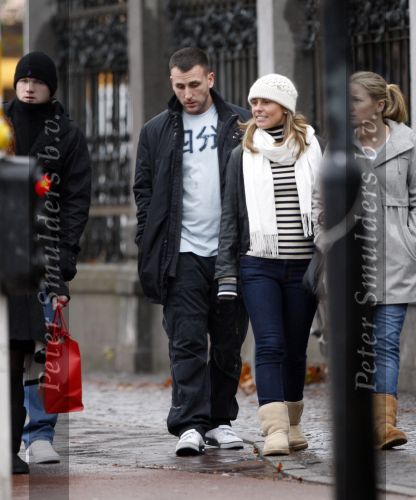 Amsterdam 13 november 2007
Wayne Rooney geblesseerd met zijn vriendin Coleen in Amsterdam