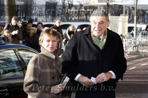 Amsterdam 1 februari 2008
Feest koningin Beatrix en Prinses Margriet voor hun 70e en 65e verjaardag in Carre.
Hans v Mierlo met vriendin Connie Palmen